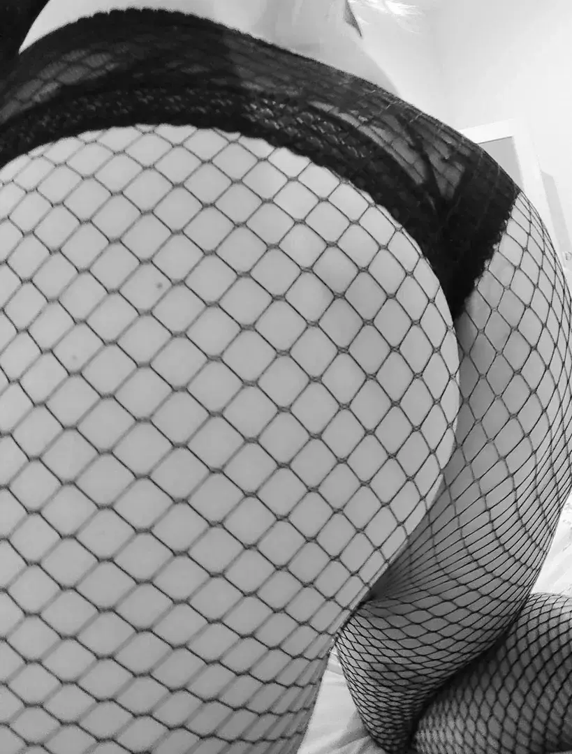 Leak & nude MYM — Cameliafontaine : « Tu aimes?? Moi je les adores!!!#fyp #foryou #fanslygirl #lingerie #sexy #tease #booty » (MYM)