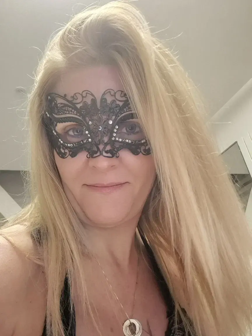 Leak & nude MYM — Bellemasquer : « média » (MYM)