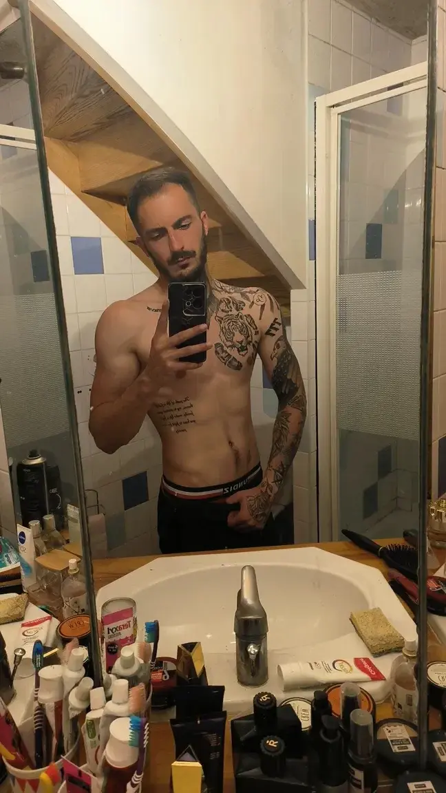 Leak & nude 1 — Misterio_man_off
