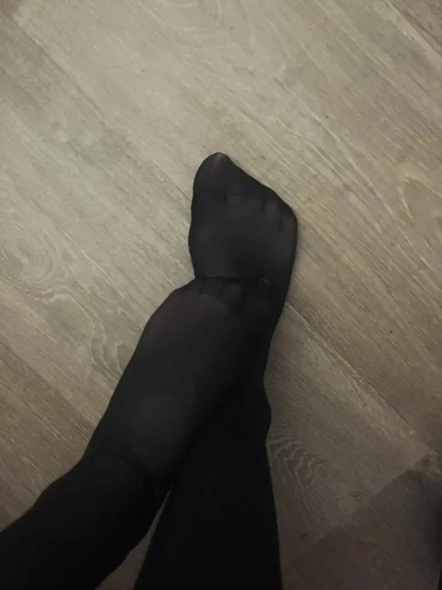 Leak & nude 4 — Footloverheaven