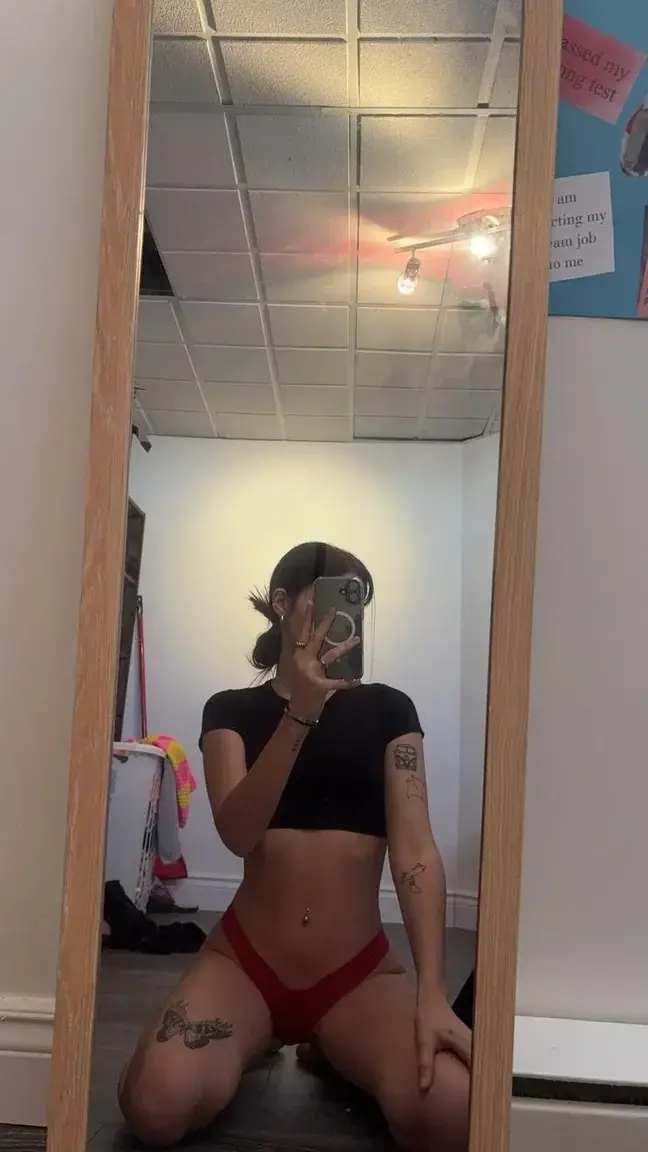 Leak & nude 1 — Lilyyro