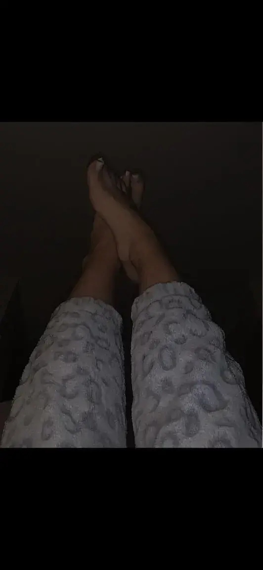Leak & nude 2 — MademoisellePieds1_