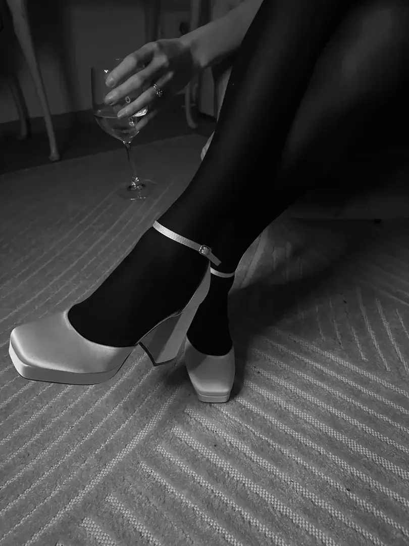 Leak & nude 1 — libertinsnoirsetblanc