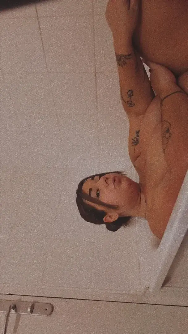 Mmedocile - Photo exclusive MYM | French Modèles