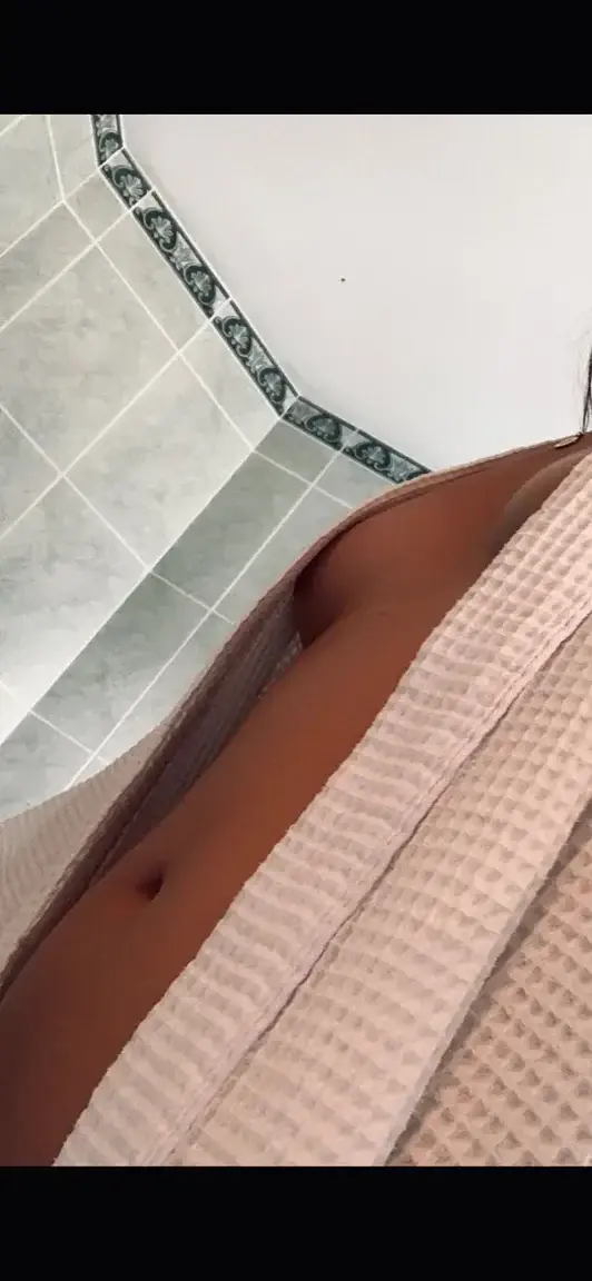 Leak & nude 3 — Loulou-kute