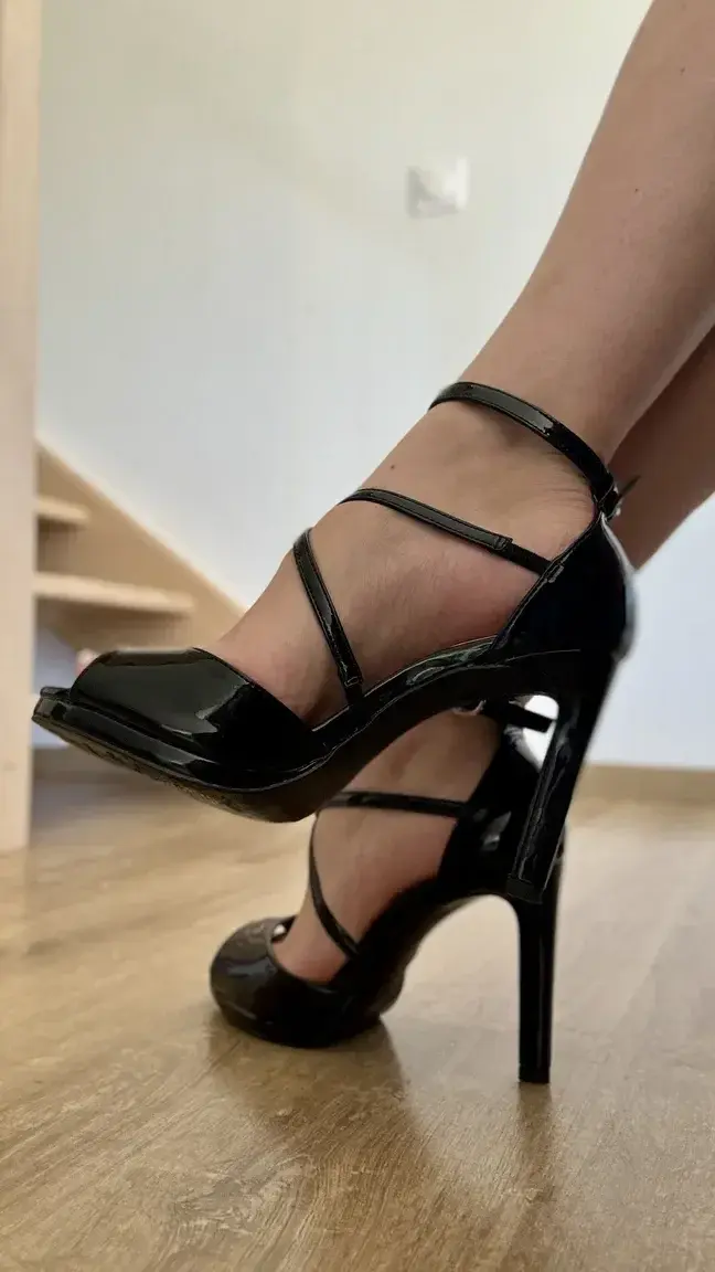 Leak & nude 3 — Fannyfeetfetish