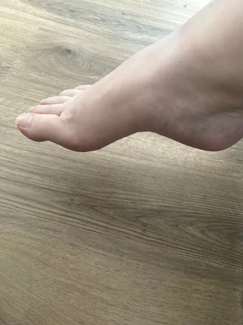 Leak & nude 2 — Justfeetnchill