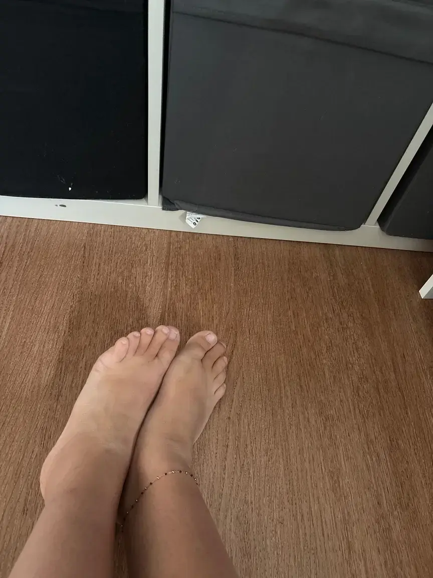 Leak & nude 1 — Lovefeetyou