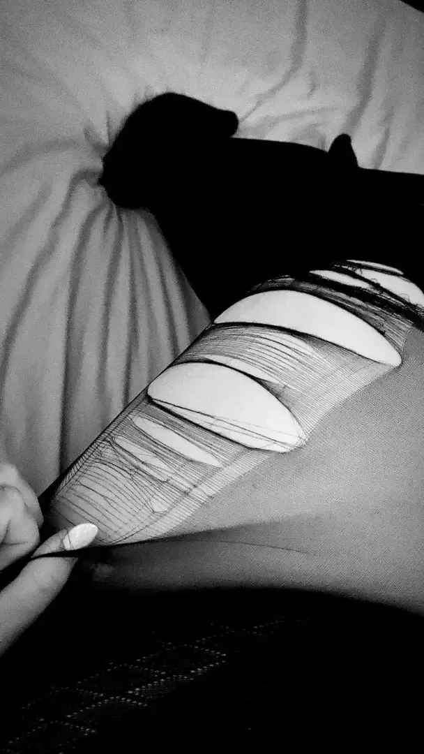 Leak & nude MYM — Noliaa : « Comme une envie de me faire déchirer mes collants 🫦 » (MYM)