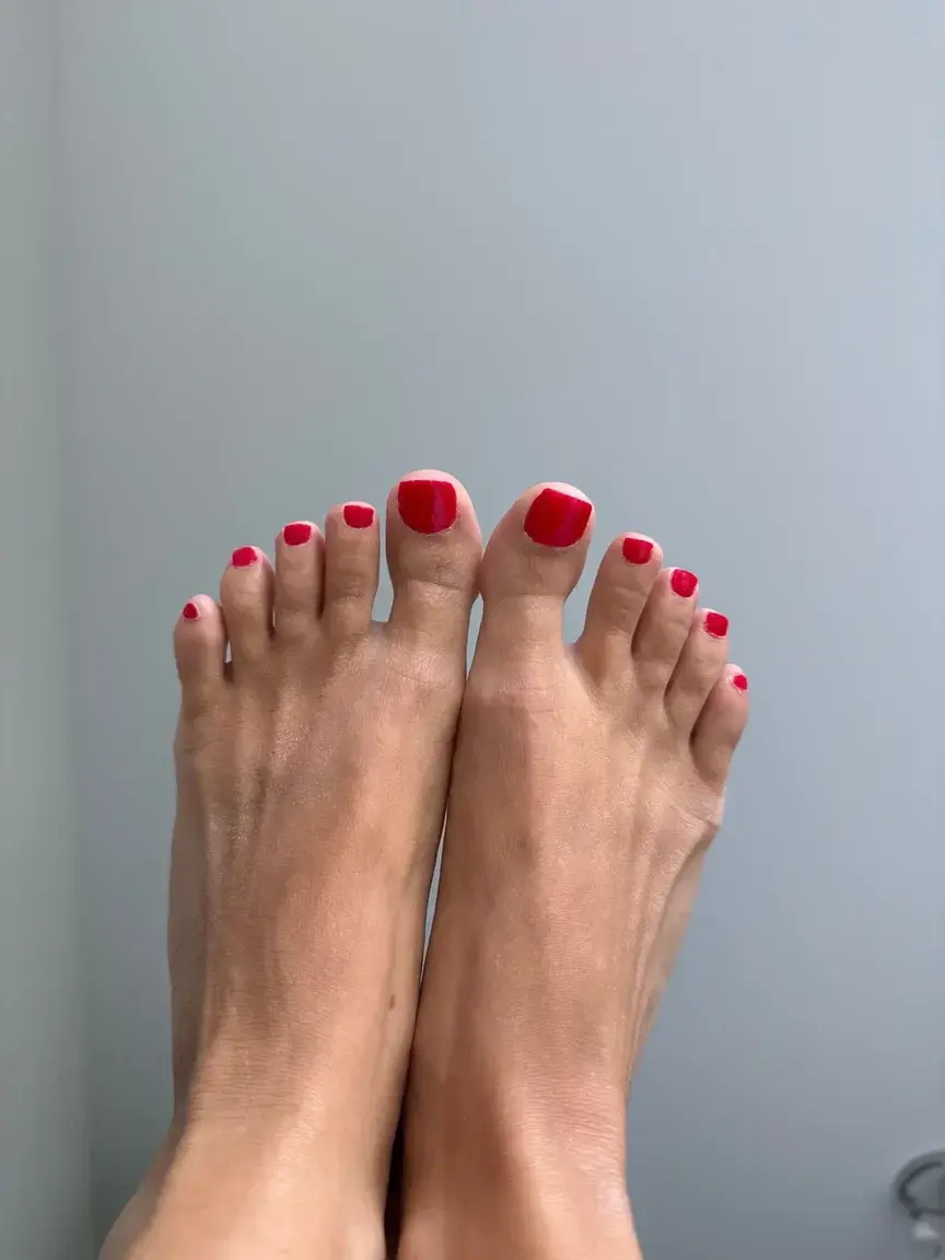 Leak & nude 2 — feet-foot-piedlovers