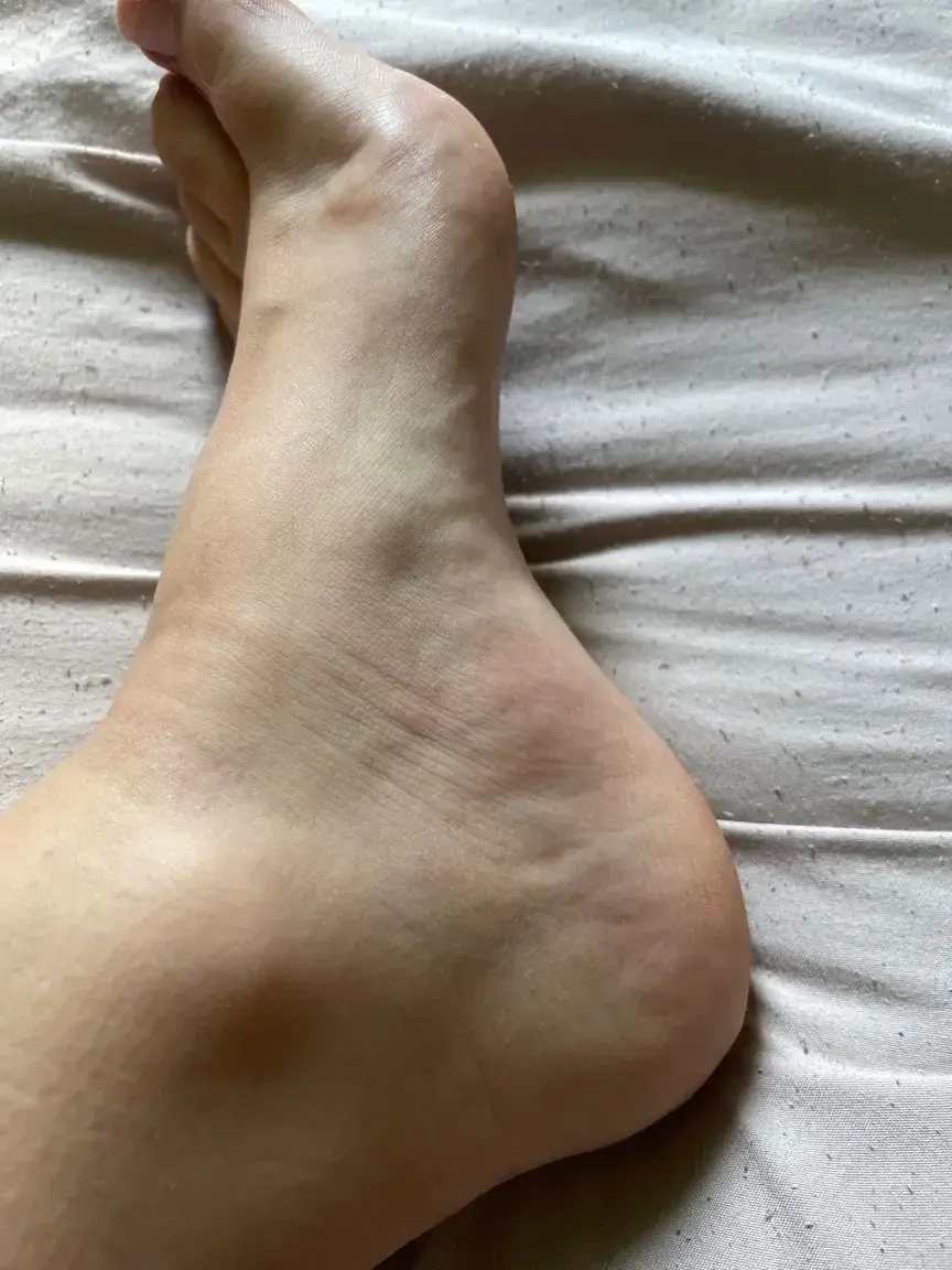 Leak & nude 3 — Mes-petits-pieds12345-12345
