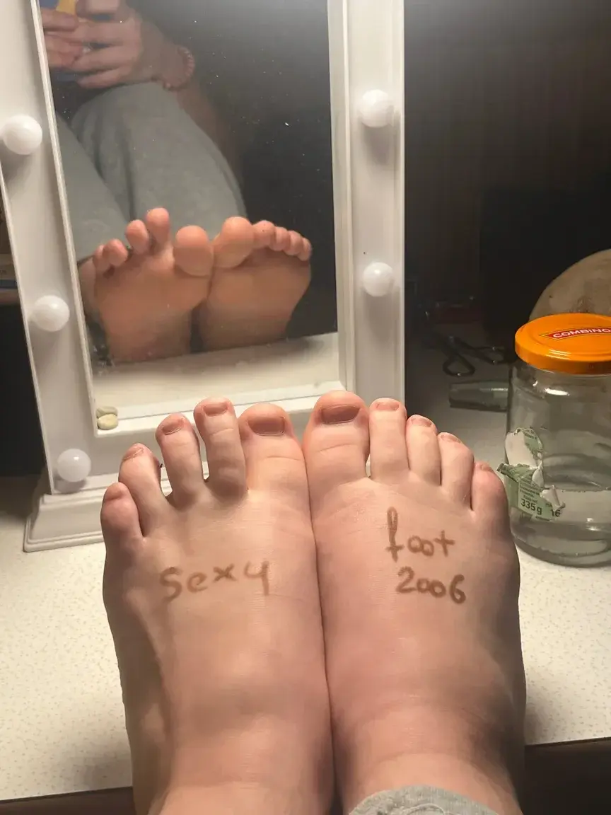 Leak & nude 1 — Sexyfoot2006