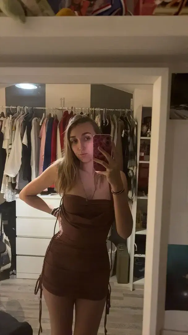 Leak public de Lealoove — « MYM GRATUIT avec le code : LEA6🎁👇 Abonne toi pour avoir ta petite surprise#etudiante #sexy #glamour » (nude) sur MYM