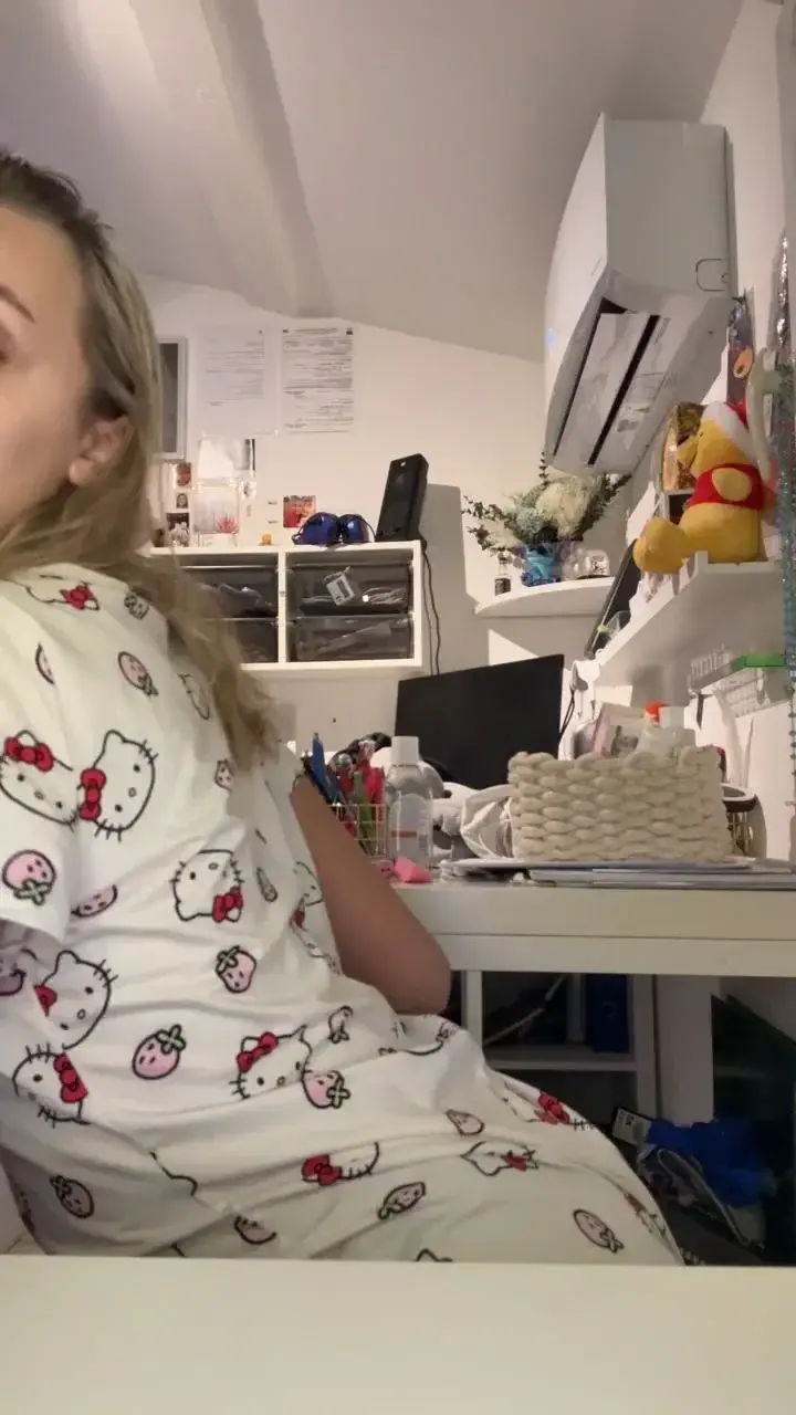 Leak public de Lealoove — « MYM Gratuit - Abonne toi pour kiffer 🤭🎁👇Ma nouvelle vidéo sexy t'attend 🥰Et likes mes derniers post pour en voir + encore🥵#jeune #solo #blonde #française » (nude) sur MYM