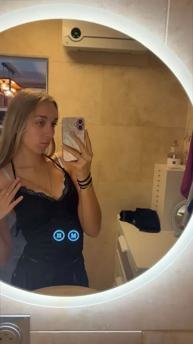 MYM Gratuit - Abonne toi pour kiffer 🤭🎁👇Ma nouvelle vidéo sexy t'attend 🥰Et likes mes derniers post pour en voir + encore🥵