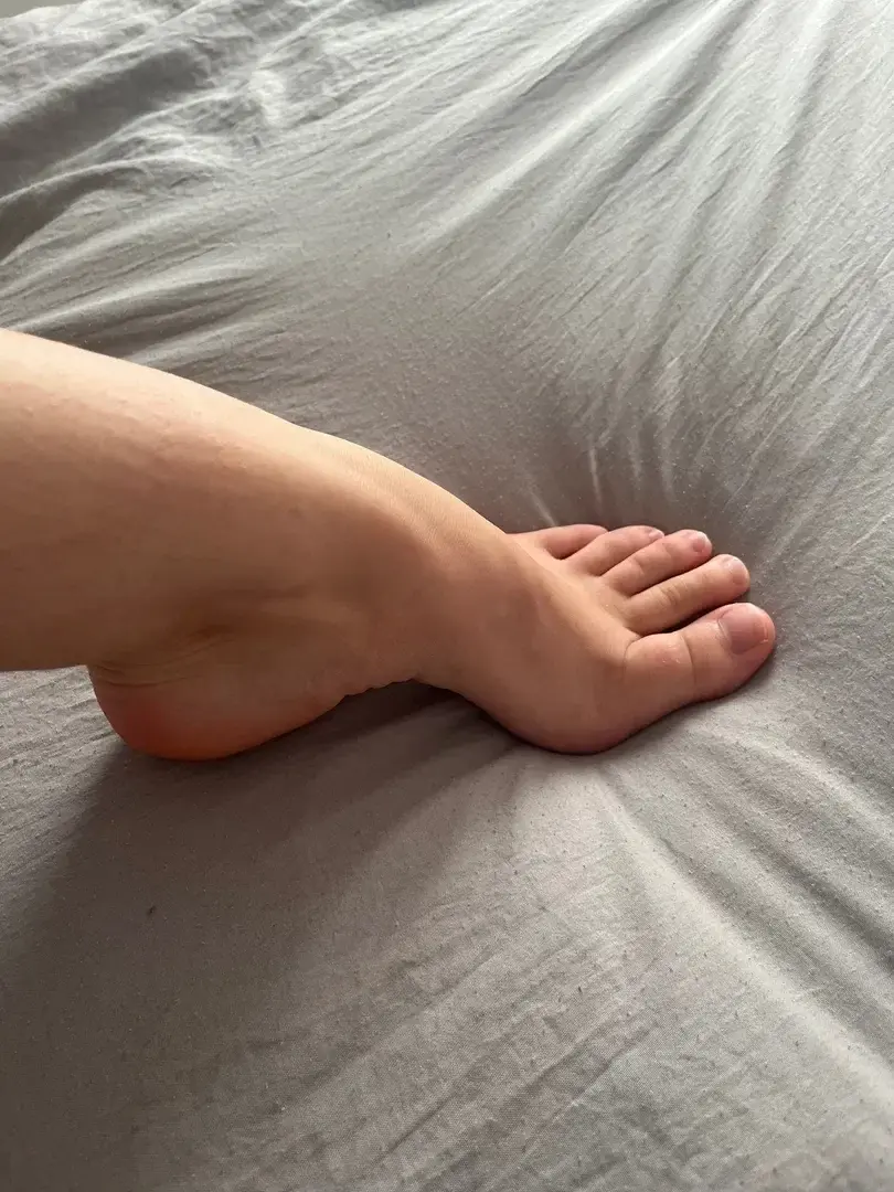 Leak & nude 1 — Vitoireetsam_pied