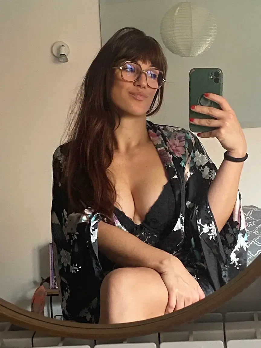 Leak & nude 7 — Divine_britney