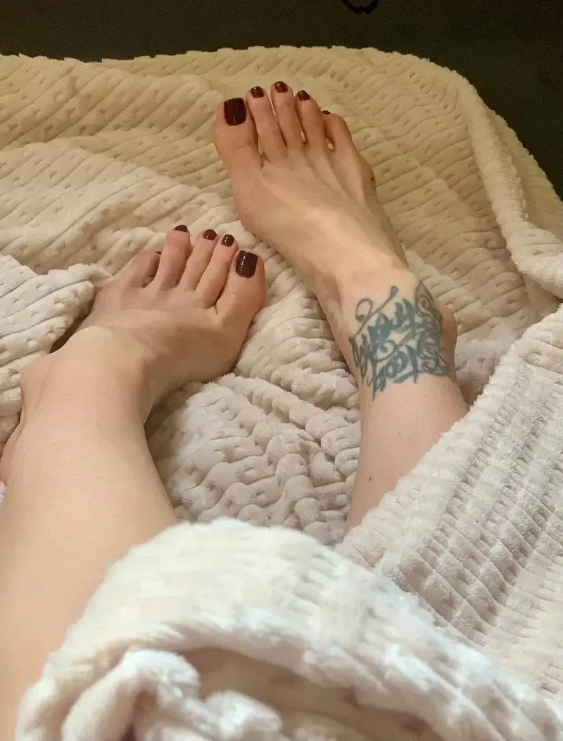 Leak & nude 2 — Purevelvetfeet