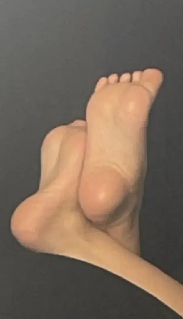Leak & nude 2 — Petitpiedqueen007