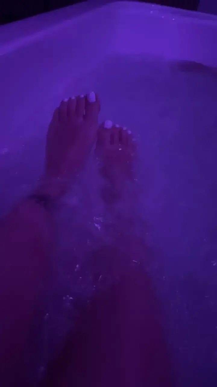 Leak & nude 2 — Prettyfrenchfeet37
