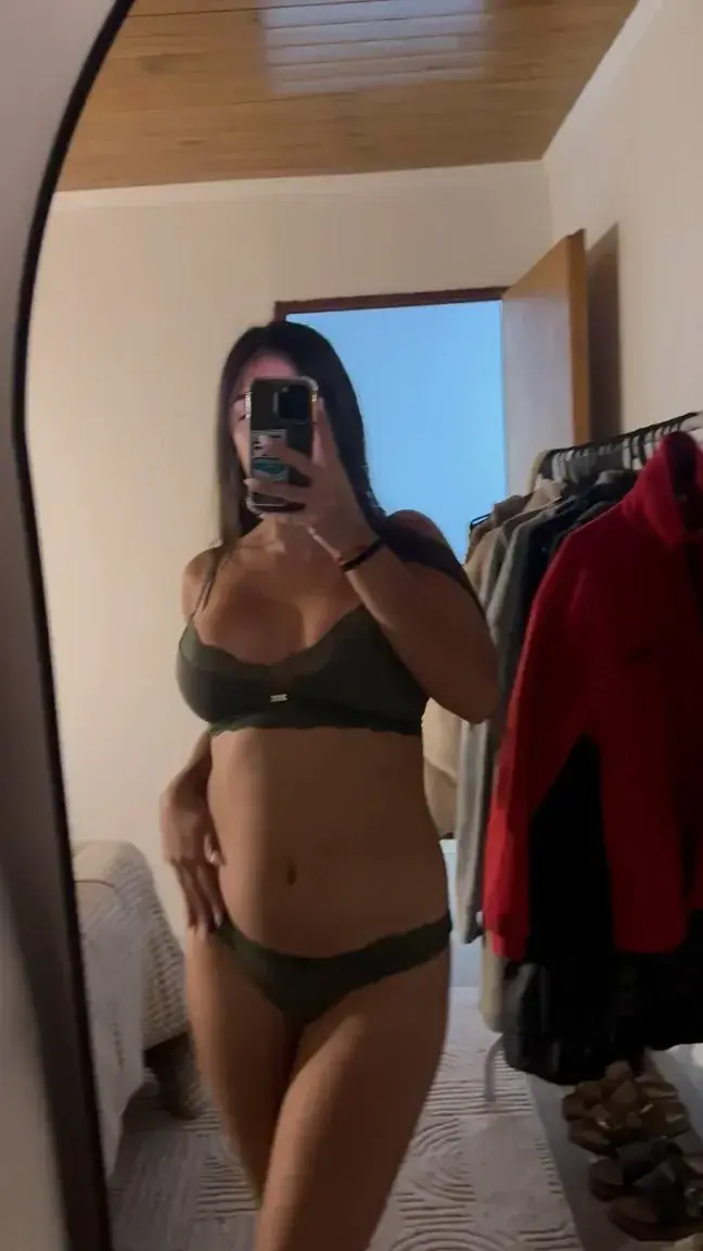 Leak & nude MYM — juliette_2ze : « Abonnement gratuit SANS CODE 🫦 » (MYM)