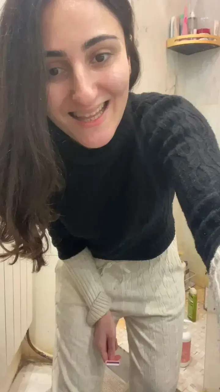 Leak & nude MYM — sawako_g : « Qui veux me voir sans poils ? 😳 #rasage #artistique #aisselles #rasoir un message pour la vidéo complète 😘🙆🏻♀️🥰 » (MYM)