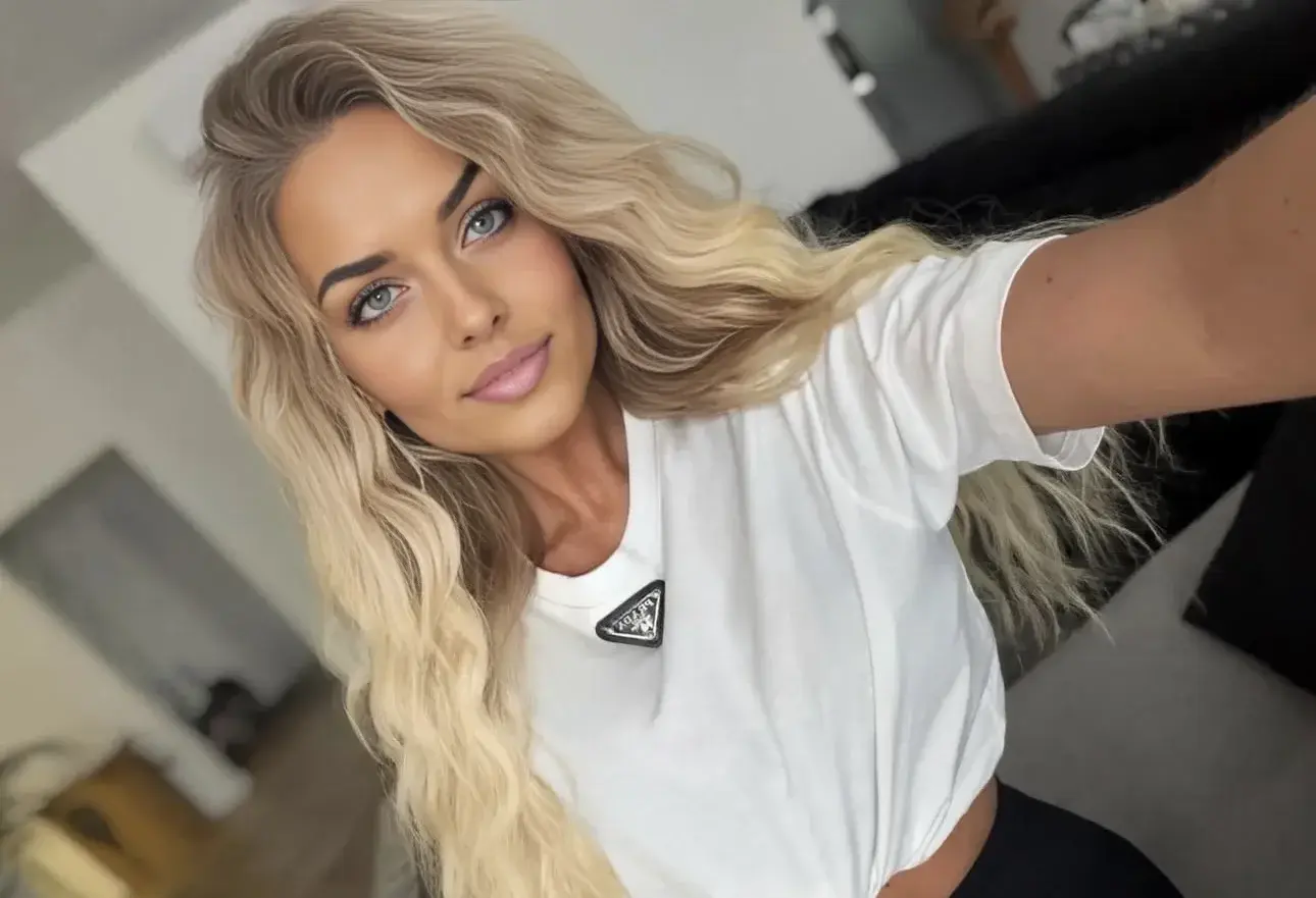 😈