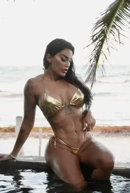 Leak & nude MYM — sophiafitness : « Moi c’est Sophia tout est gratuit mon abonnement et bien plus viens vite )) » (MYM)
