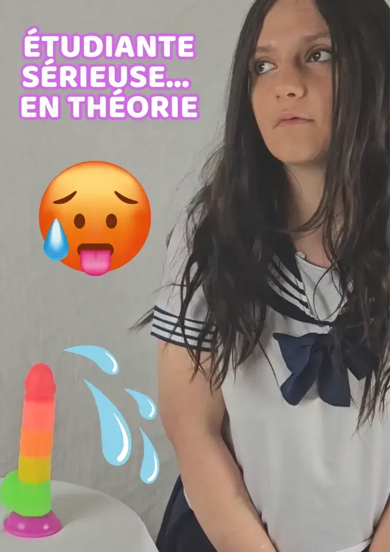 Leak & nude MYM — Sweetjulia28 : « La théorie, c’est bien. La pratique, c’est mieux. Je te le prouve, en collants blancs, sans culotte… ♥ » (MYM)