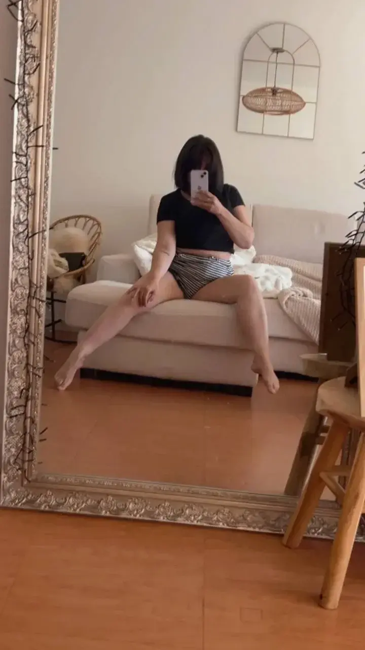 Leak & nude MYM — Lanagomez : « j'ai une question intime à te poser, viens me parler en DM » (MYM)