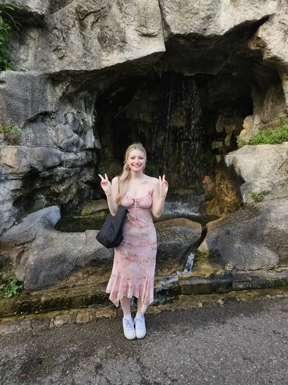 un peu de rose hihi 😅(mon abonnement est free … pas besoin de code ❤️)
