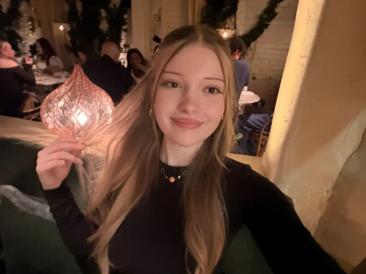 Leak & nude MYM — Maddybcs : « tu peux me donner une bonne raison d’avoir l’air si contente là 🤭(mon abonnement est free … pas besoin de code ❤️) » (MYM)
