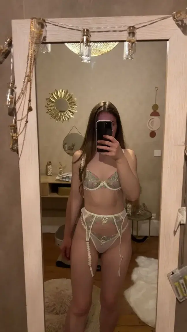 Leak & nude 1 — Mrsfruit