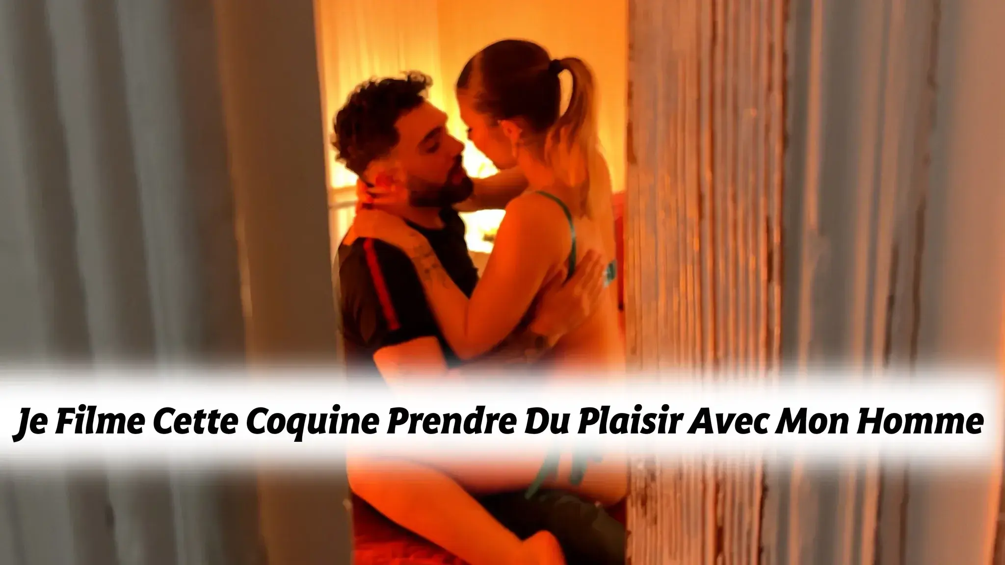 Durant nos aventures sudistes 🚐, nous avons rencontré une jeune femme très coquine 🐷 de tout juste 18 ans 🎂 🎉.L’alchimie, la tension sexuelle, l’érotisme 🥵 et la complicité sont tout de suite passés entre nous trois et j’étais très excitée 💦 à l’idée de voir mon mec charmer et être charmé par la belle jeune femme ..J’avais bien envie de les voir 🫣 faire des cochonneries et découvrir si Sainte Steffy nous cachait d’autres piercing ..Spoiler : Oui, ses deux tétons sont percés .. et sa belle poitrine arbore de jolis bijoux 💎 pour tétonsMais .. il n’y a pas que sa poitrineNous sommes donc rentrées tous les trois pour continuer la soirée et la chaleur a rapidement conduit Gael et Sainte Steffy à faire des galipettes sous mon œil 👀 ( et le tien !! )La coquine de 18 ans suce à merveille et écarte bien les cuisses pour laisser sa chatte toute lisse être pénétrer par la grosse queue 🍆 bien dure de Gael.( J’ai fait de superbes gros plans 🔍 de cette chatte toute rosée être bien dilatée … humm )Après une levrette profonde, Sainte Steffy va se mettre à genoux pour se faire recouvrir le visage de sperme 😛 ( un final à voir en POV .. pour s’y croire complétement .. )⬅️ ⬅️ ⬅️