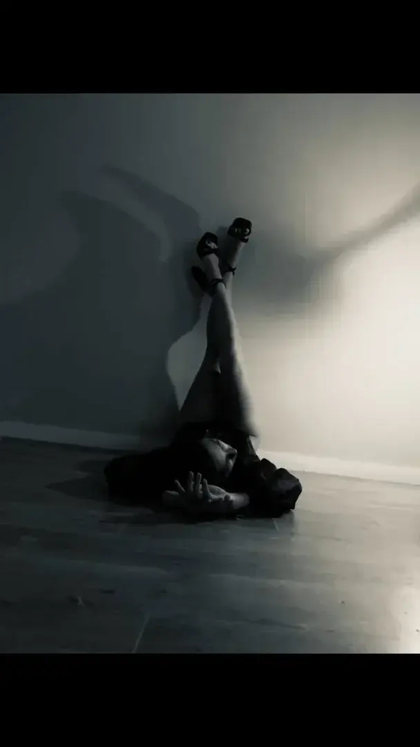 Leak & nude 2 — Charlaine