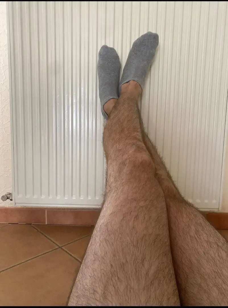 Leak & nude 3 — Pieds_chaussette