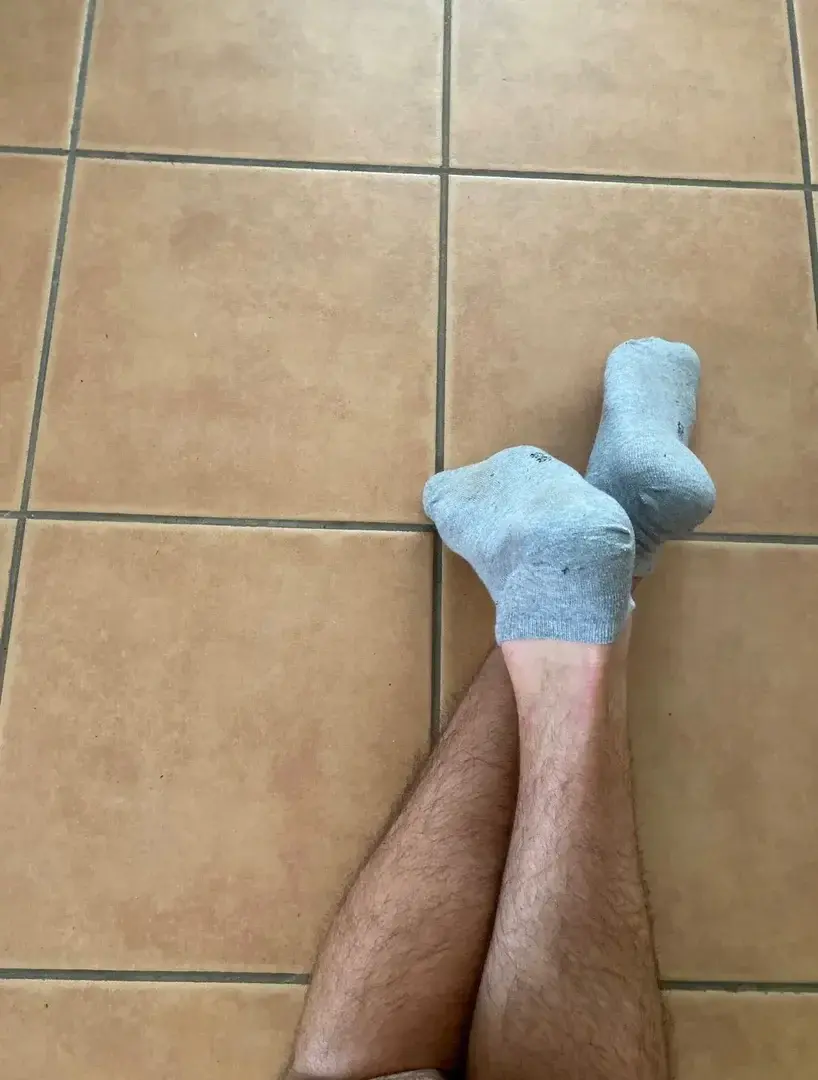 Leak & nude 5 — Pieds_chaussette