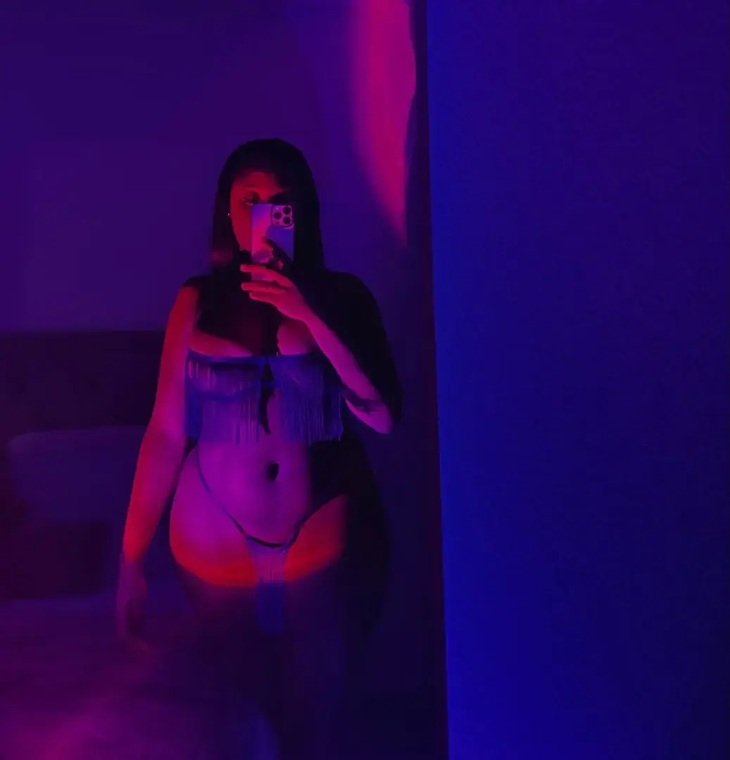 Leak & nude MYM — Thalysolior : « +850 média pour faire plaisir à tes yeux et a ton corps 🤍 » (MYM)
