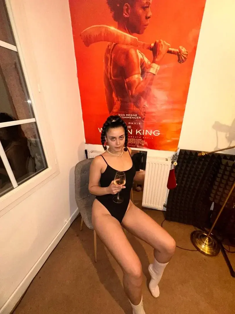 Leak & nude 4 — Douxdemon
