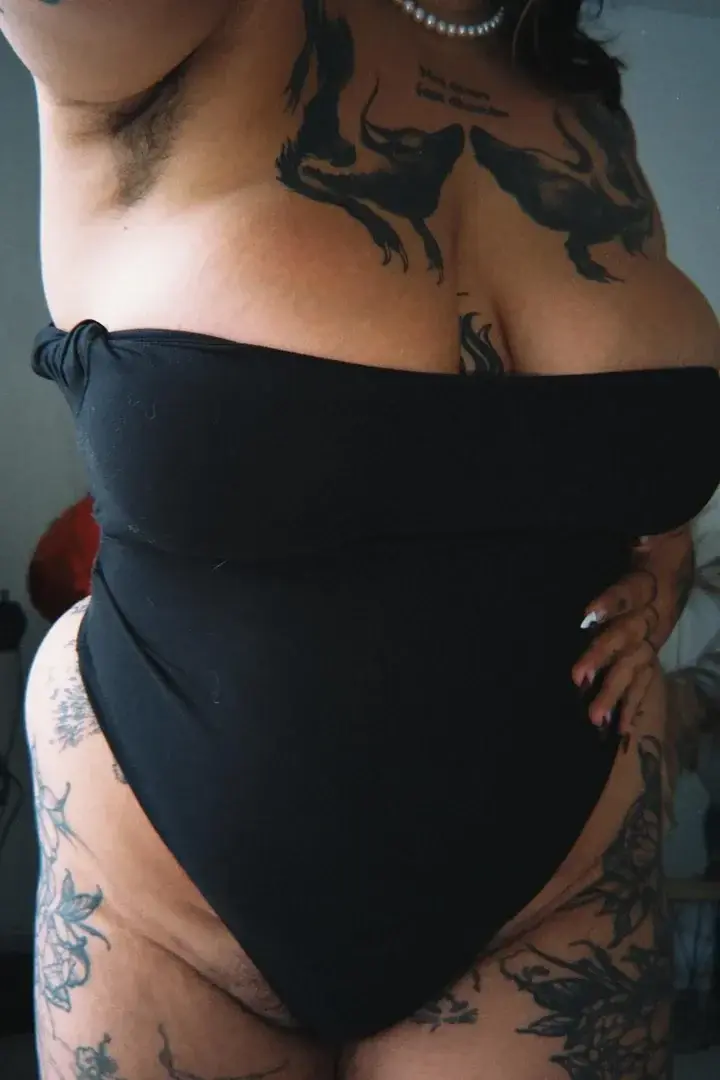 Je te montre pas mon visage parce qu’il a été ruiné pour la vidéo de demain soir 👀