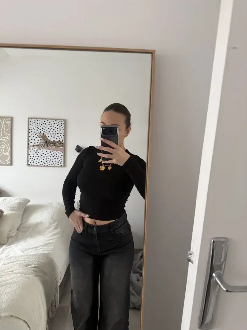 Leak public de Cherry_coco — « Déshabille moi ? » (nude) sur MYM