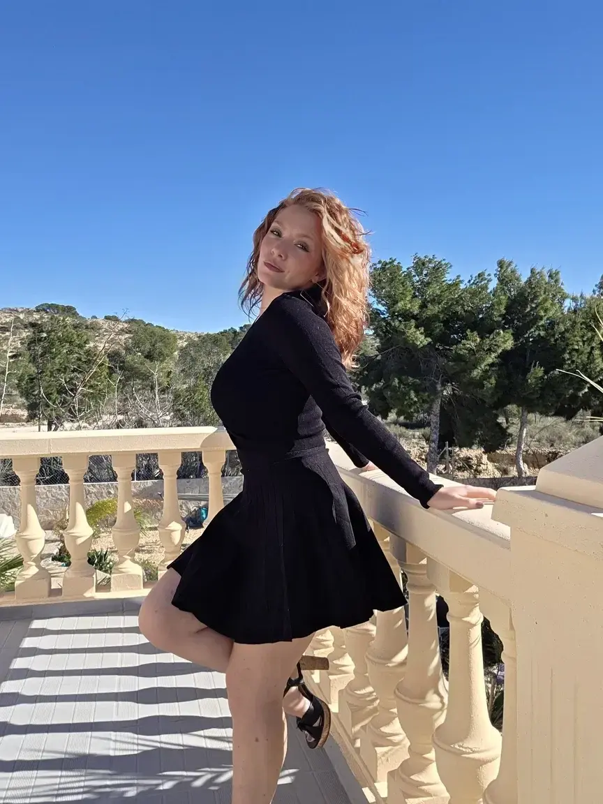 Toujours d'humeur coquine... Tu viens me rejoindre en DM pour qu'on s'amuse ? 😈 Abo gratuit !