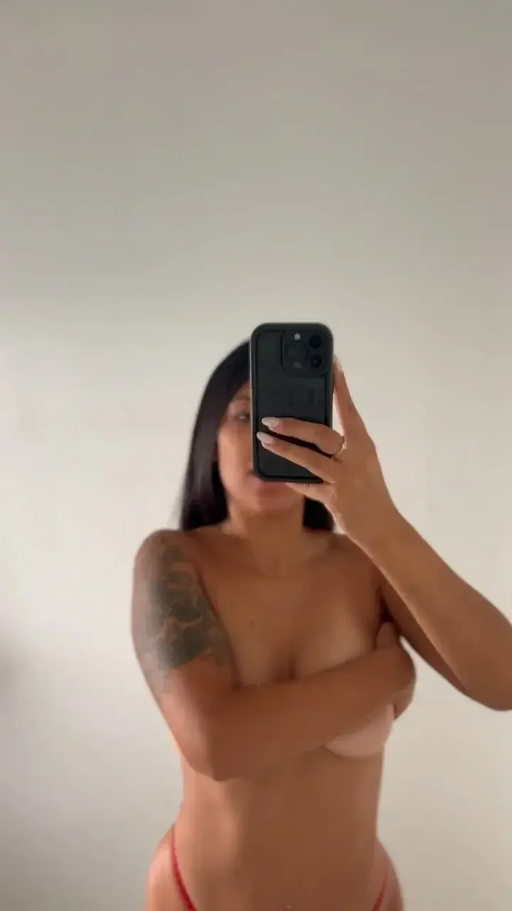 Leak & nude MYM — Jaddy : « Abo gratuit à vie 🧡Viens discuter en DM 🫣 » (MYM)