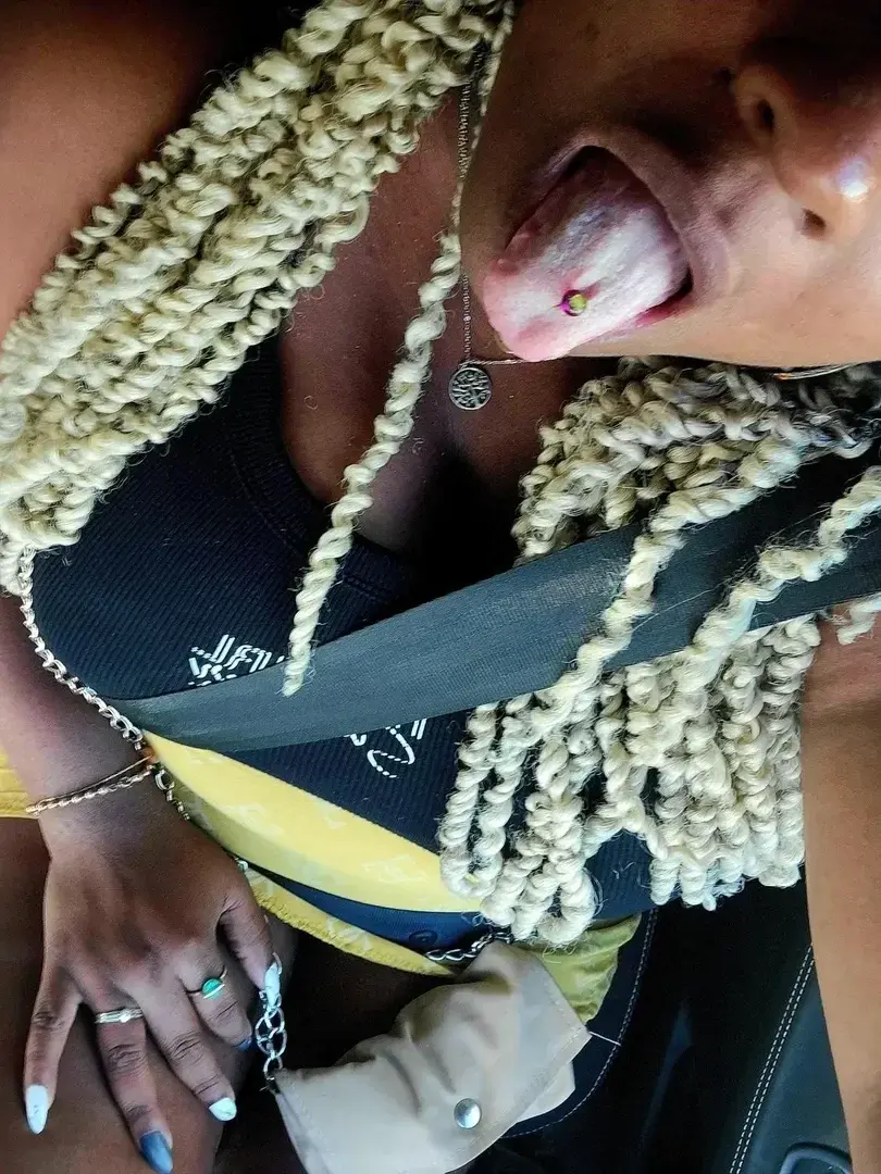 Leak & nude MYM — Kallya : « média » (MYM)