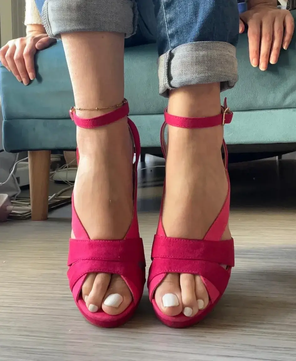 Leak & nude 5 — Aux_pieds_de_c