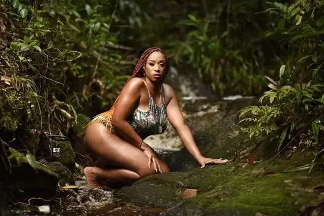 Leak & nude 2 — Tropicallips