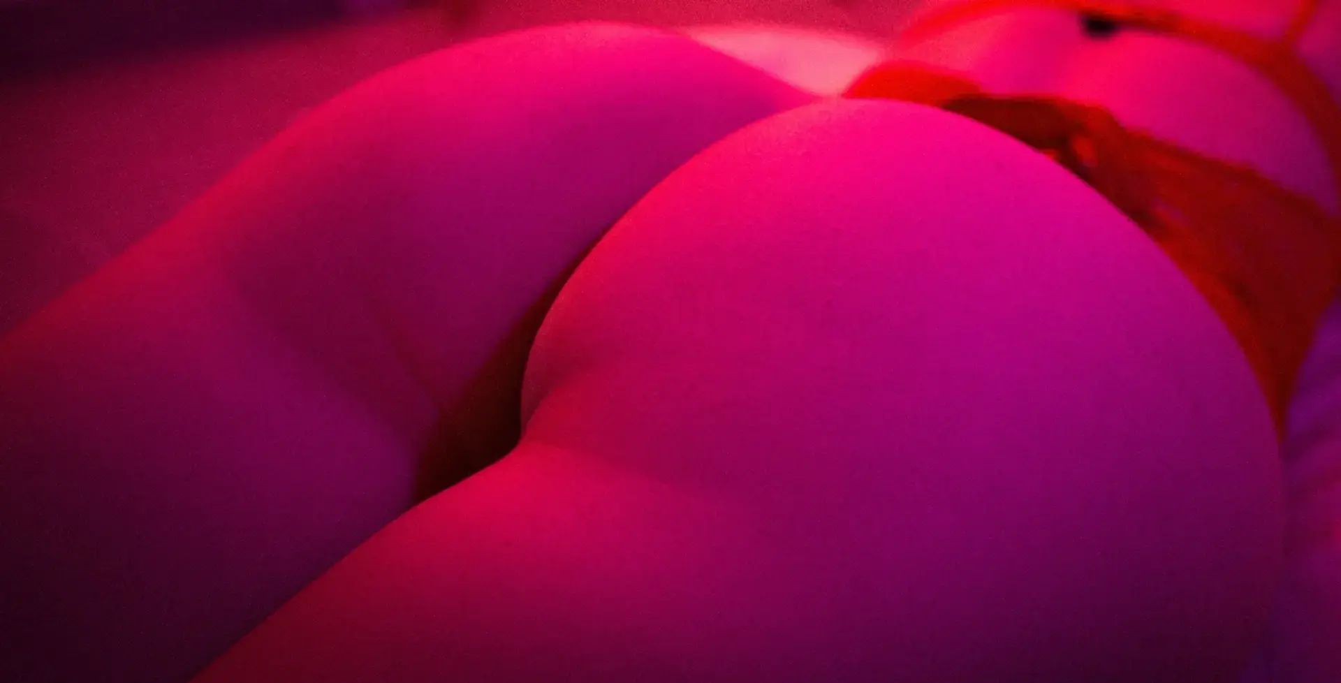 Leak & nude 4 — Madame_x_monsieur