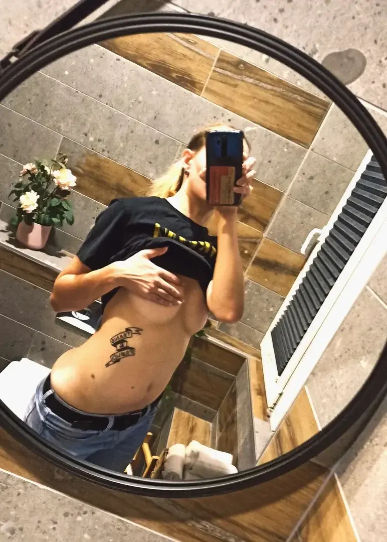 Leak & nude 2 — Hornystriphyena