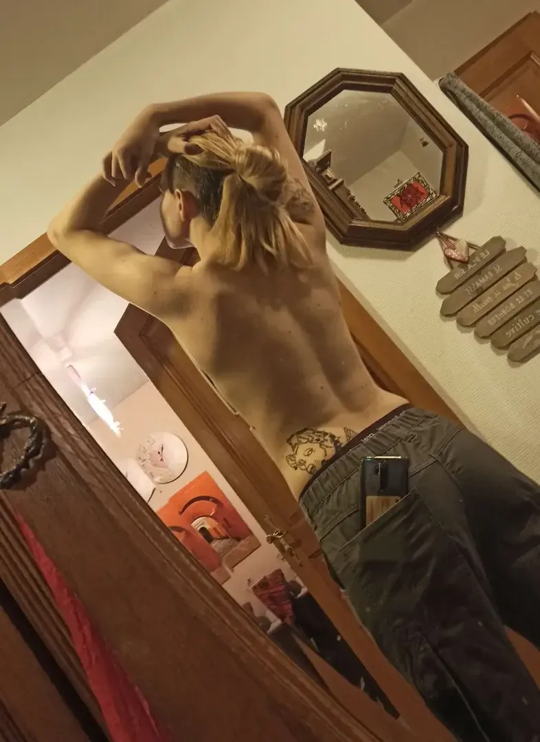 Leak & nude 3 — Hornystriphyena