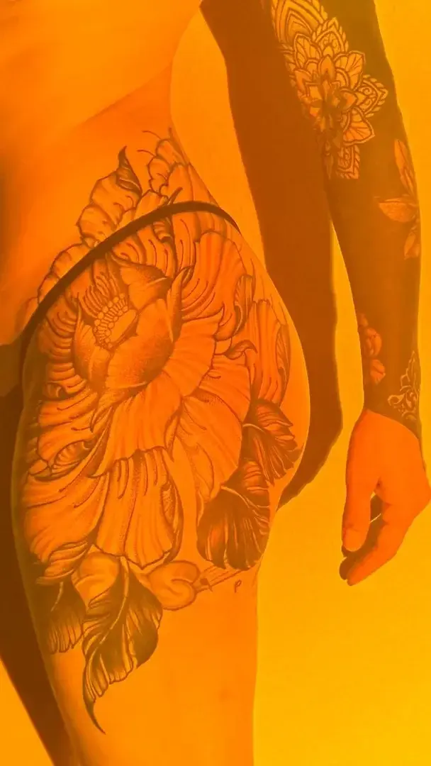 Leak & nude 11 — Wildflower